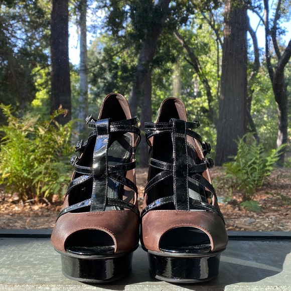 Carvela Strappy Brown and Black Heels - Picture 4 of 4